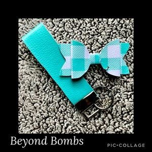 Teal Wristlet with Bow Keychain - Handmade